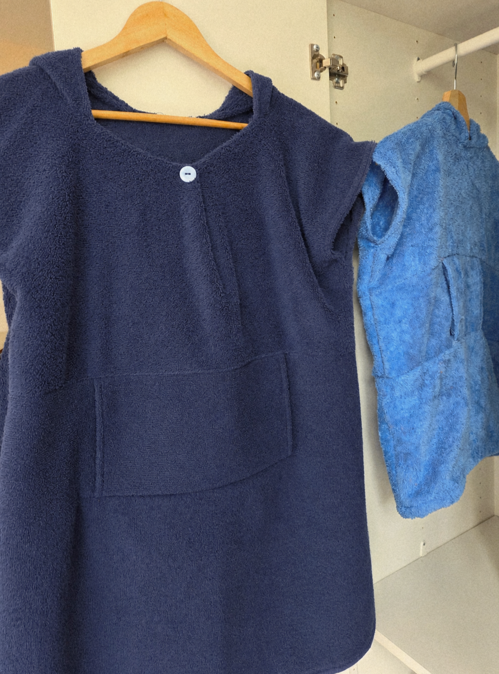 🏖 Kinder-Strandponcho – Frottee-Badeumhang mit Kapuze