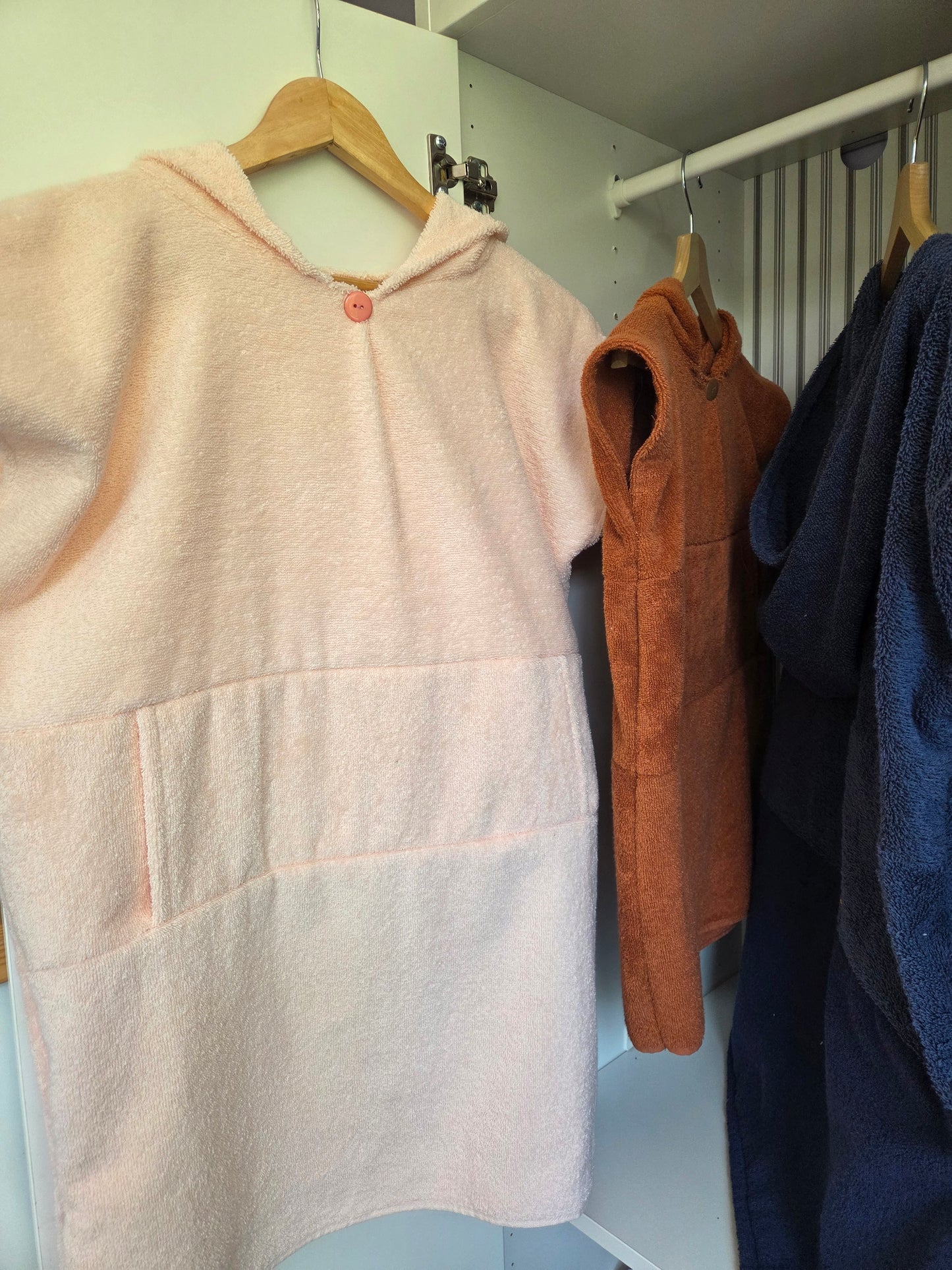 🏖 Kinder-Strandponcho – Frottee-Badeumhang mit Kapuze