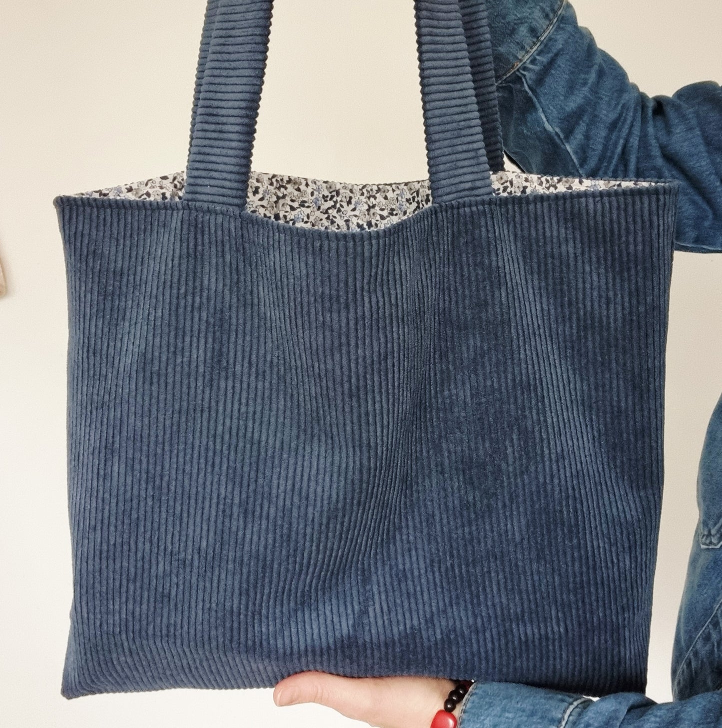 Marineblaue Cord-Einkaufstasche