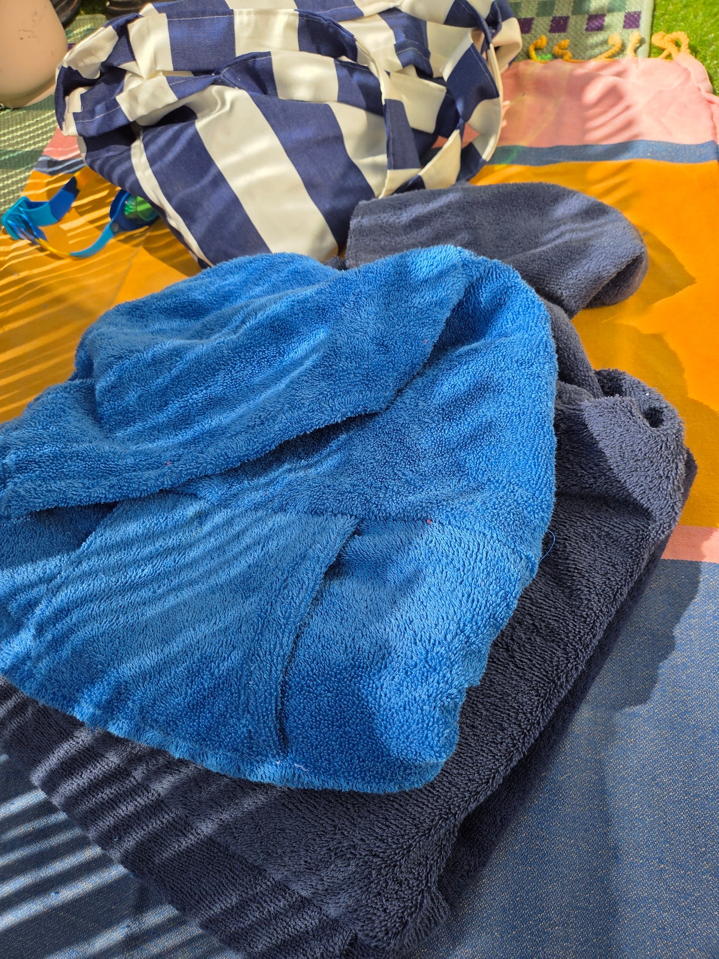 🏖 Kinder-Strandponcho – Frottee-Badeumhang mit Kapuze